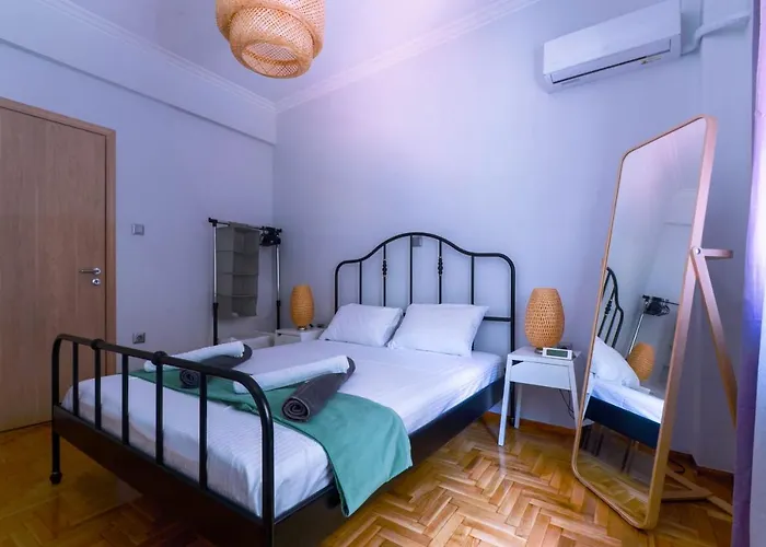 Adorable 2 Bedroom Close To Ancient City Center